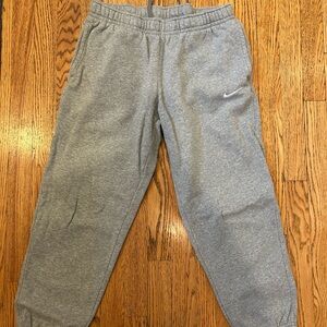 Boys Nike sweatpants size medium